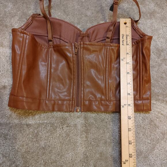 Rue 21 Size Medium M Brown Cropped Zipper Faux Leather NWT New Festival Party - Picture 3 of 7